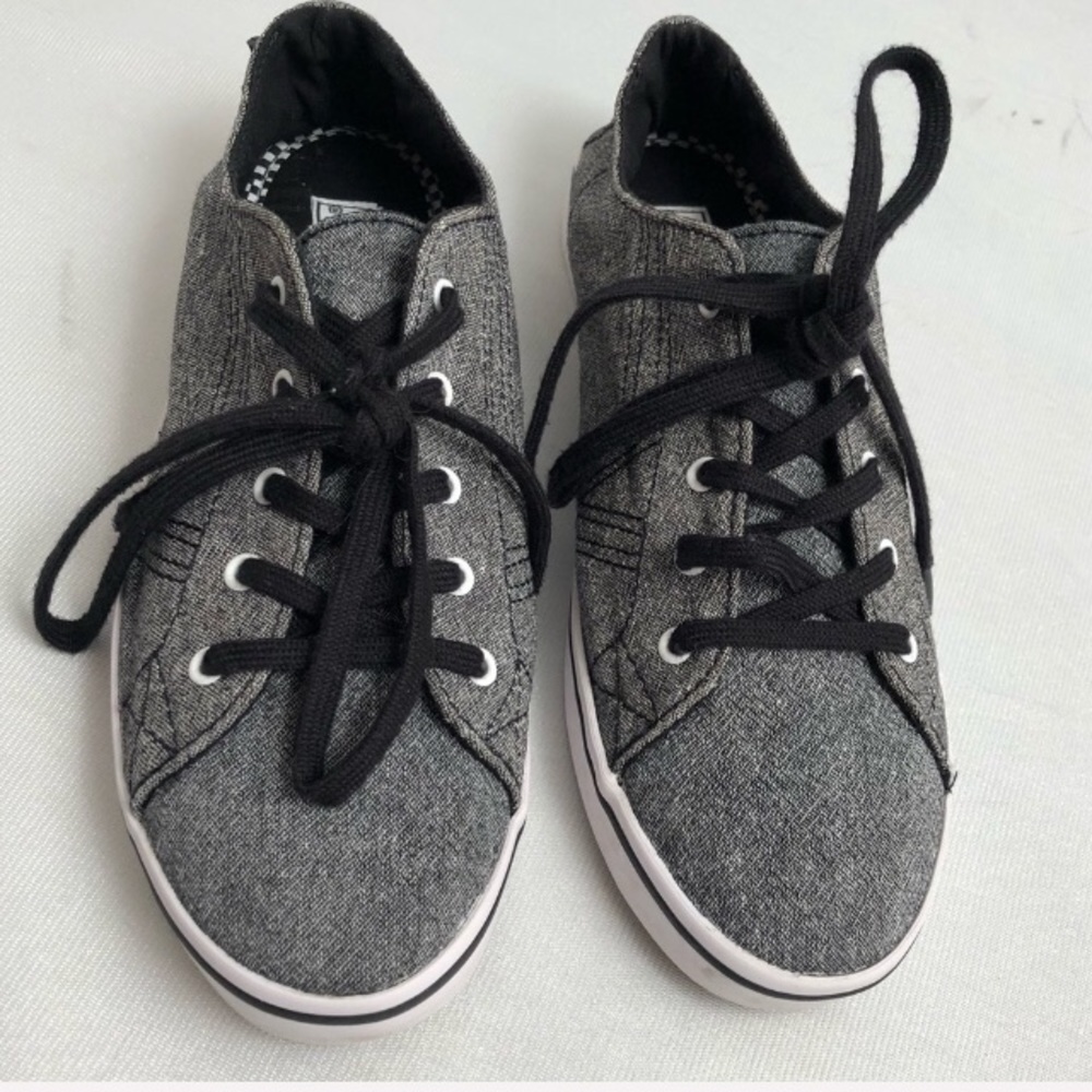 Vans black and white low top sneakers 7.5